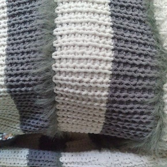 NWT Easel boxy Sweater with soft faux-fur accent along bold gray stripes. Sz. S - Picture 7 of 9